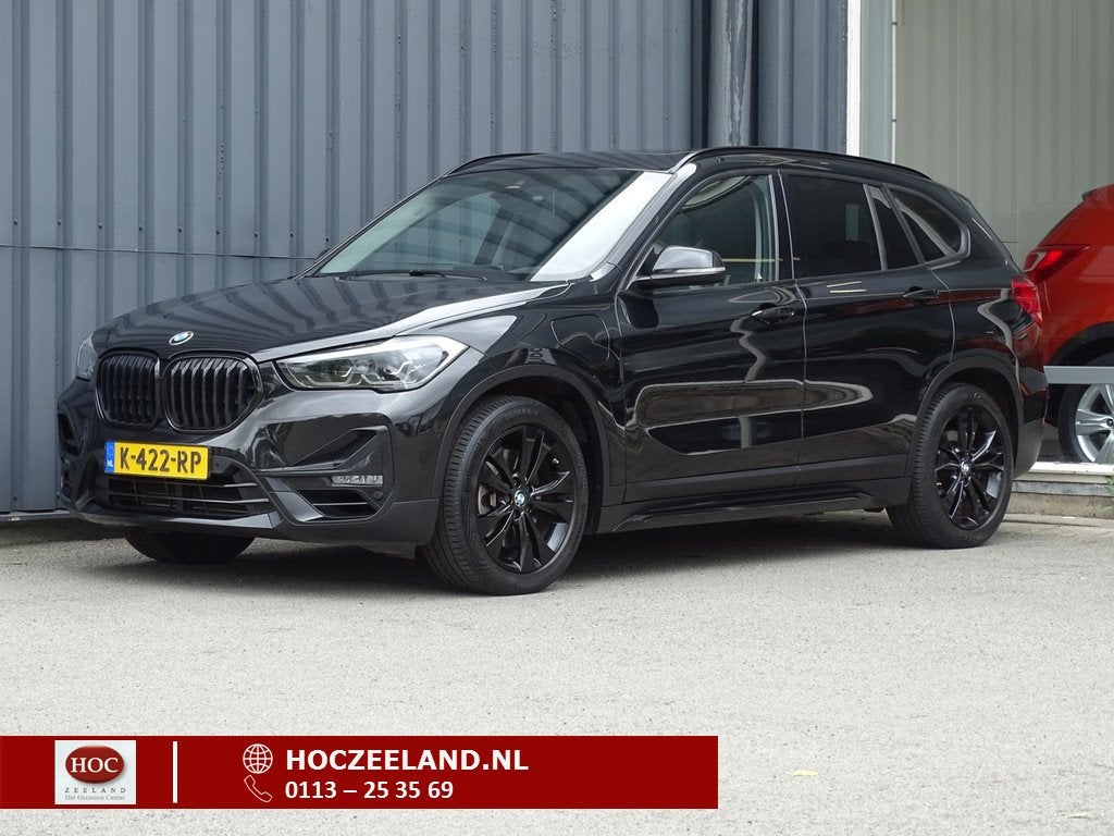 BMW X1 xDrive25e eDrive Edition (bj 2021, automaat), Auto's, BMW, 125 pk, Gebruikt, Leder en Stof, Zwart