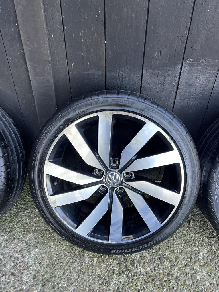 Originele Volkswagen Golf Arteon velgen 18" 5x112 Marseille, Auto-onderdelen, Banden en Velgen, Niet ingevuld, 18 inch, Gebruikt