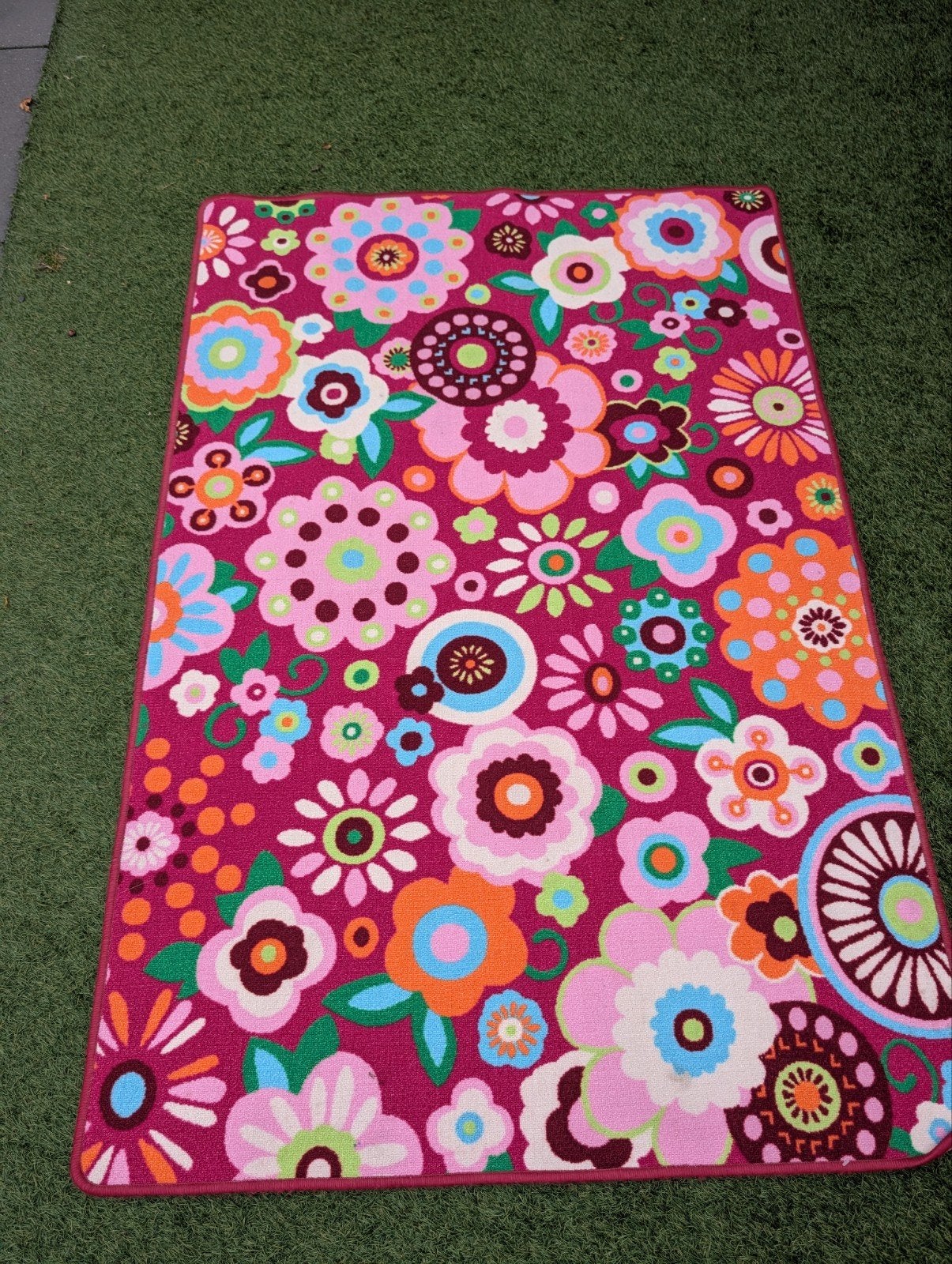 Vrolijk bloemenkleed / speelkleed 115x170 cm, Ophalen, Wit, Gebruikt, 100 tot 150 cm