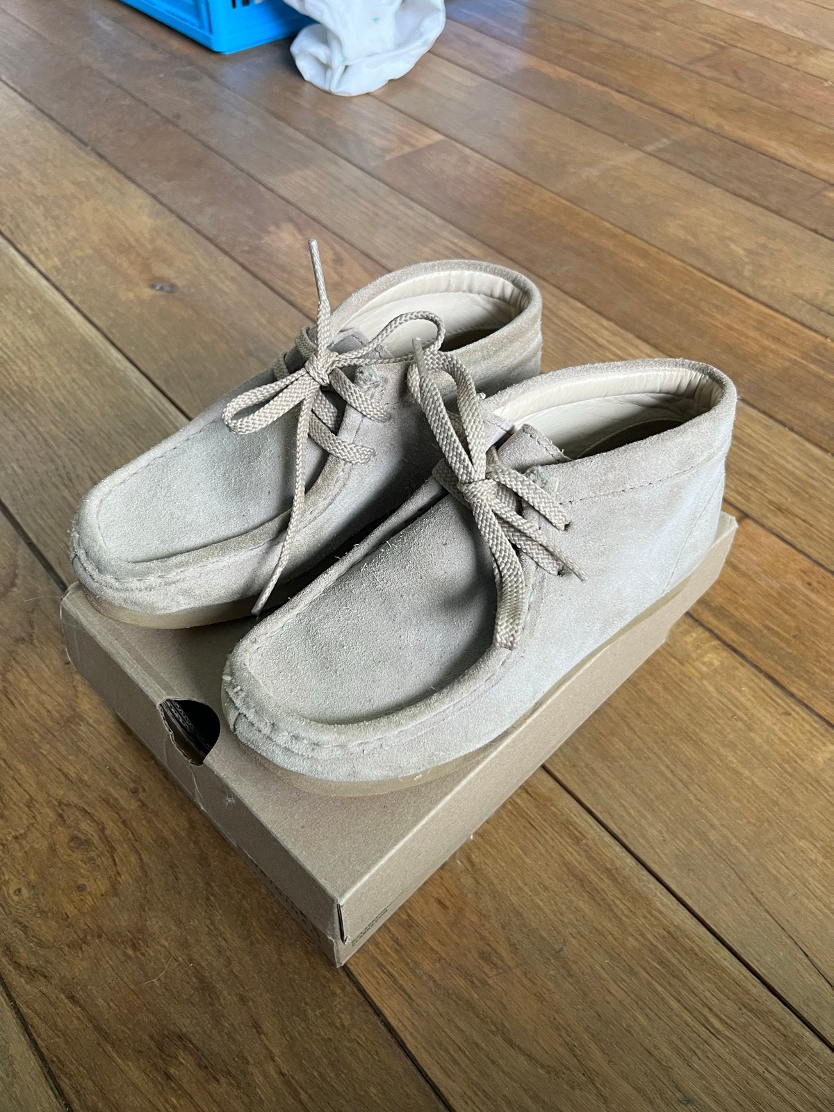 Clarks Wallabee Boots Suède - Maat 31, Jongen of Meisje, Schoenen, Ophalen of Verzenden, Zo goed als nieuw