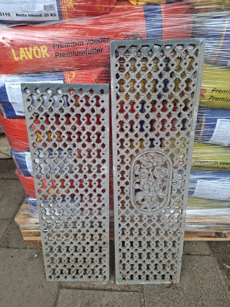 deurroosters 2 stuks  aluminium  23 breed en  70-80 hoog, Ophalen