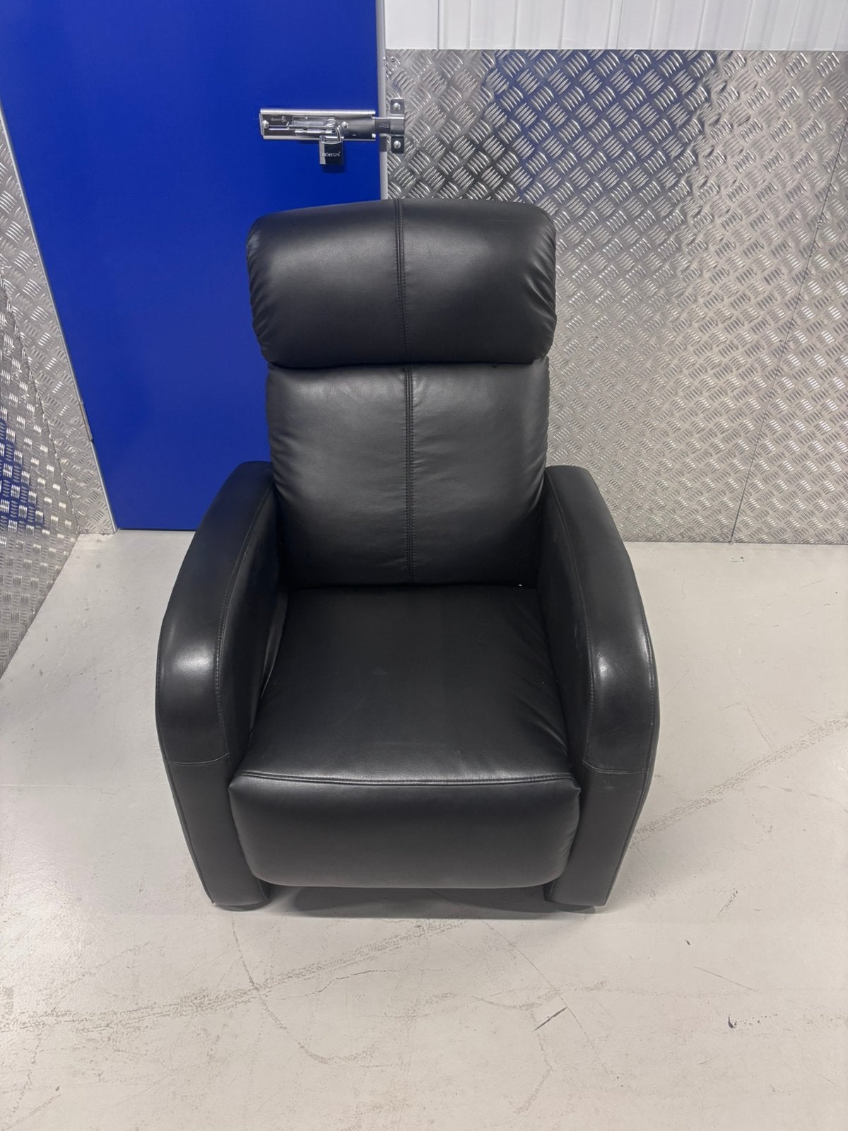 Zwarte Leren Massage Stoel Fauteuil, Ophalen, Zo goed als nieuw, 75 tot 100 cm, 50 tot 75 cm