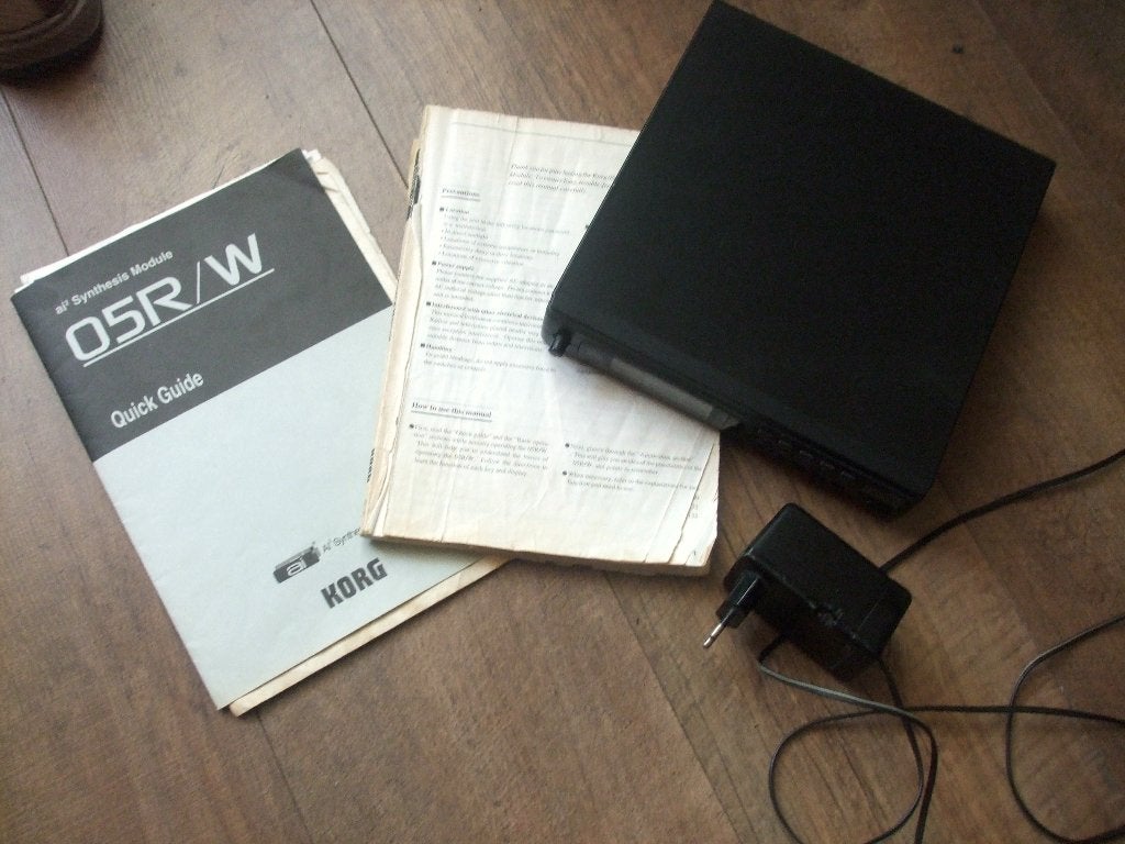 2x Korg 05r/w (met output problemen), Gebruikt, Korg, Met midi-aansluiting, Overige aantallen