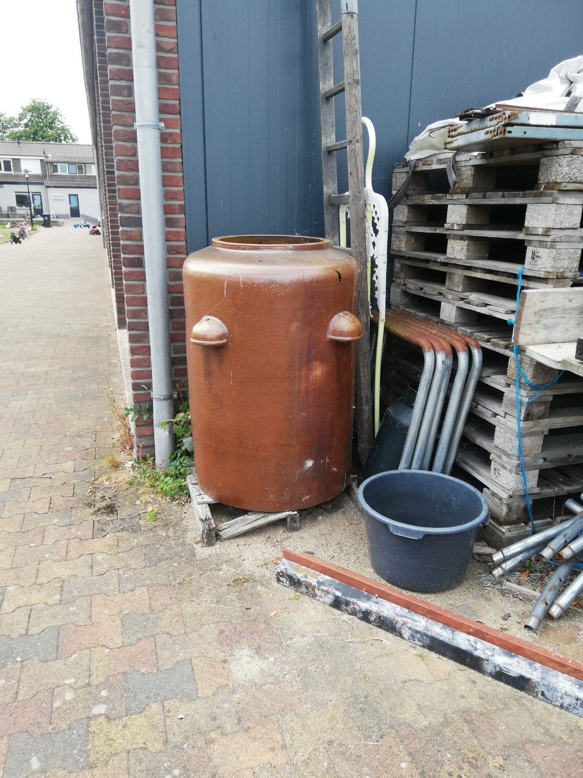 grote stenen pot, 150 liter of meer, Ophalen
