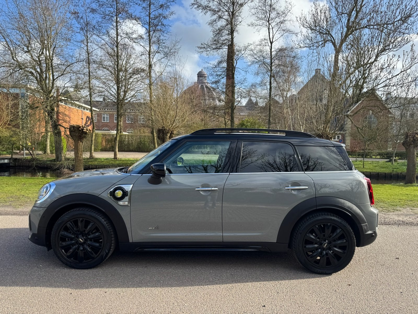 Mini Countryman 220pk Hybrid SE All4, facelift, nw banden, Automaat, Countryman, Leder en Stof, Plug-in hybride