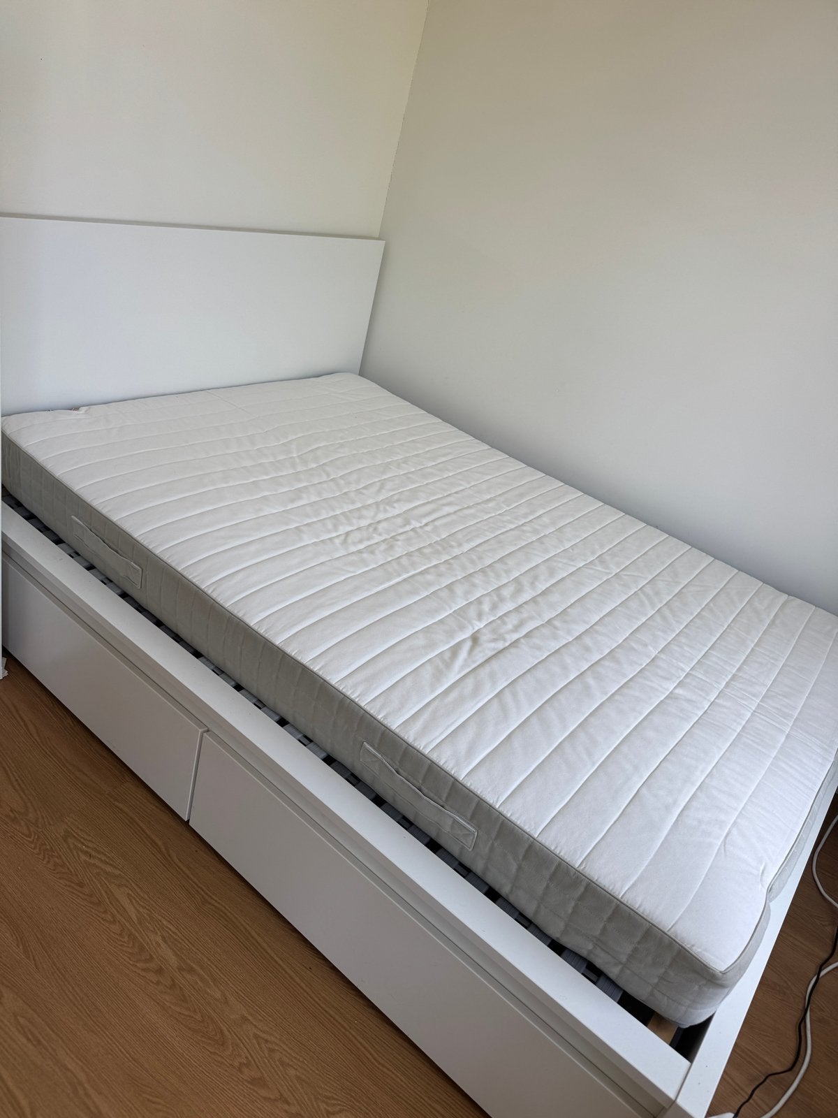 IKEA HAFSLO matras, zo goed als nieuw, Ophalen, 140 cm, Zo goed als nieuw, Twijfelaar