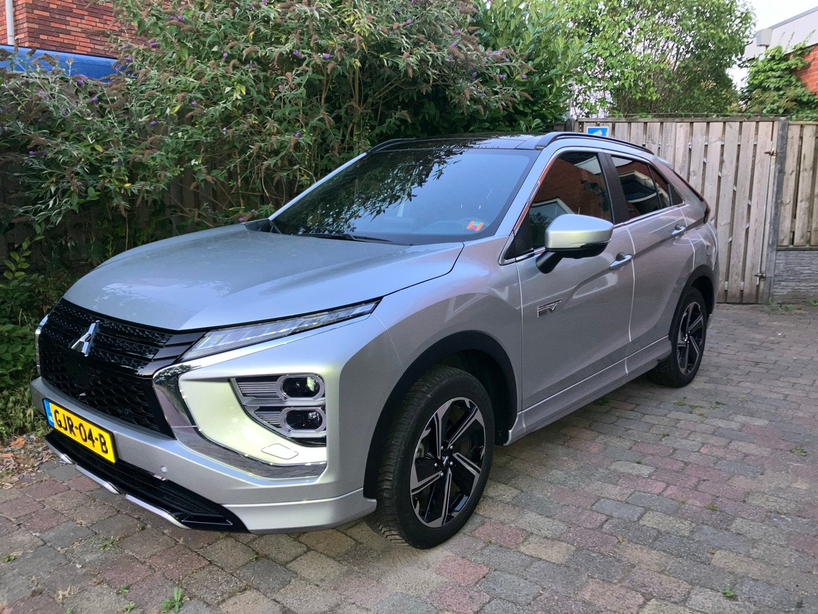 Mitsubishi Eclipse Cross Instyle 2.4 Phev 2024 Grijsmetallic, Auto's, Automaat, Dealer onderhouden, Eclipse Cross, Vierwielaandrijving