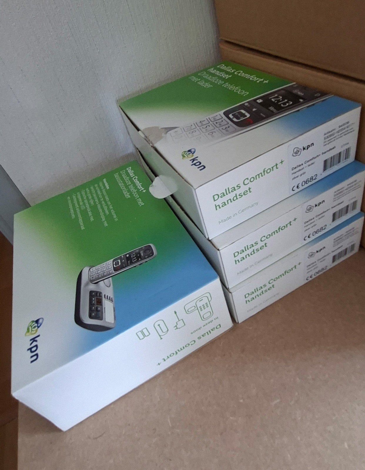 vaste telefoon kpn handsfree basisstation en 3 handsets, Ophalen