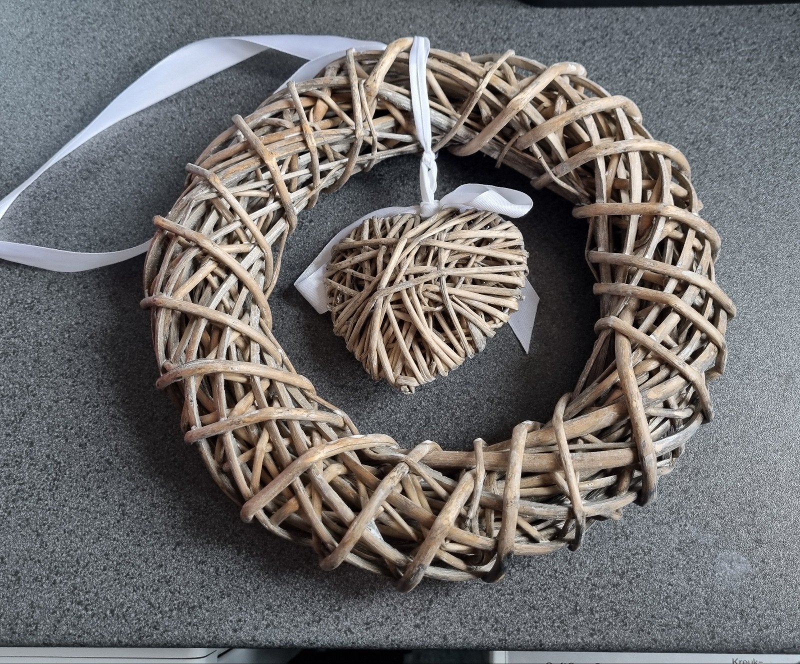 Rieten krans met hart - Landelijke decoratie, Ophalen of Verzenden, Nieuw, Krans, Rotan