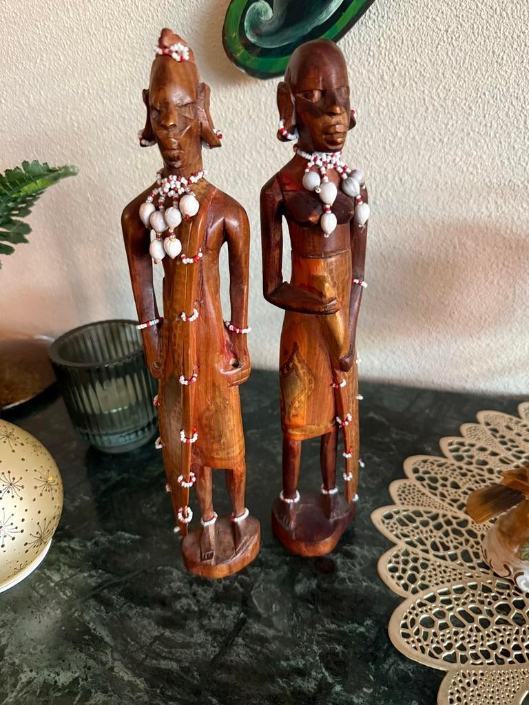 2 beelden hout kraaltjes uit Zuid Afrika, Antiek en Kunst, Kunst | Beelden en Houtsnijwerken, Groep mensen, Ophalen of Verzenden