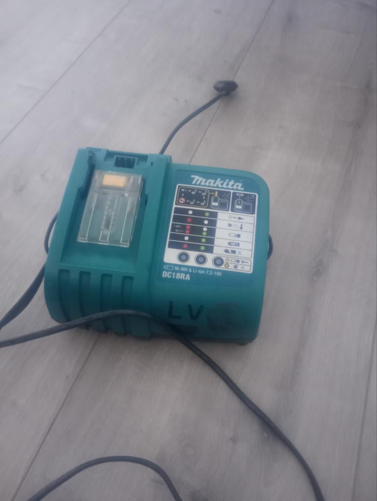 Makita lader dc18wa, Ophalen of Verzenden, Gebruikt
