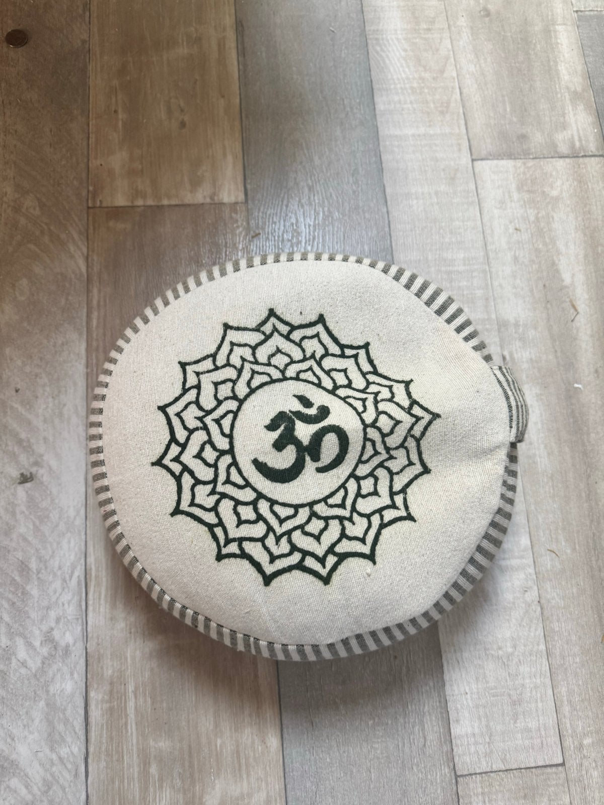 Meditatiekussen Hapinezz met Om-symbool, Ophalen, Zo goed als nieuw