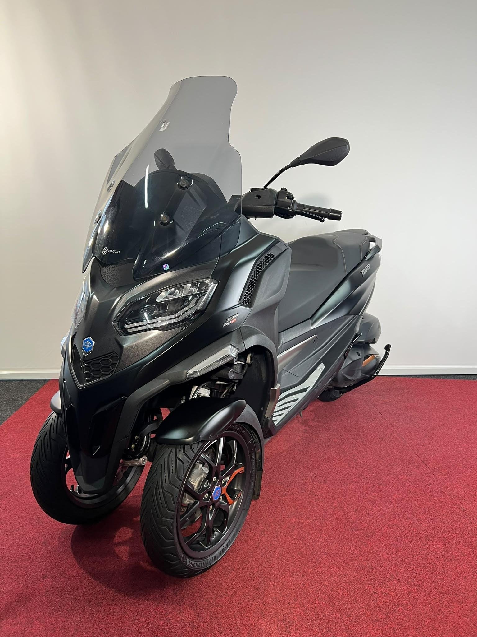 Piaggio MP3 530 HPE Exclusive, Bedrijf, Handvatverwarming, 12 t/m 35 kW, Scooter