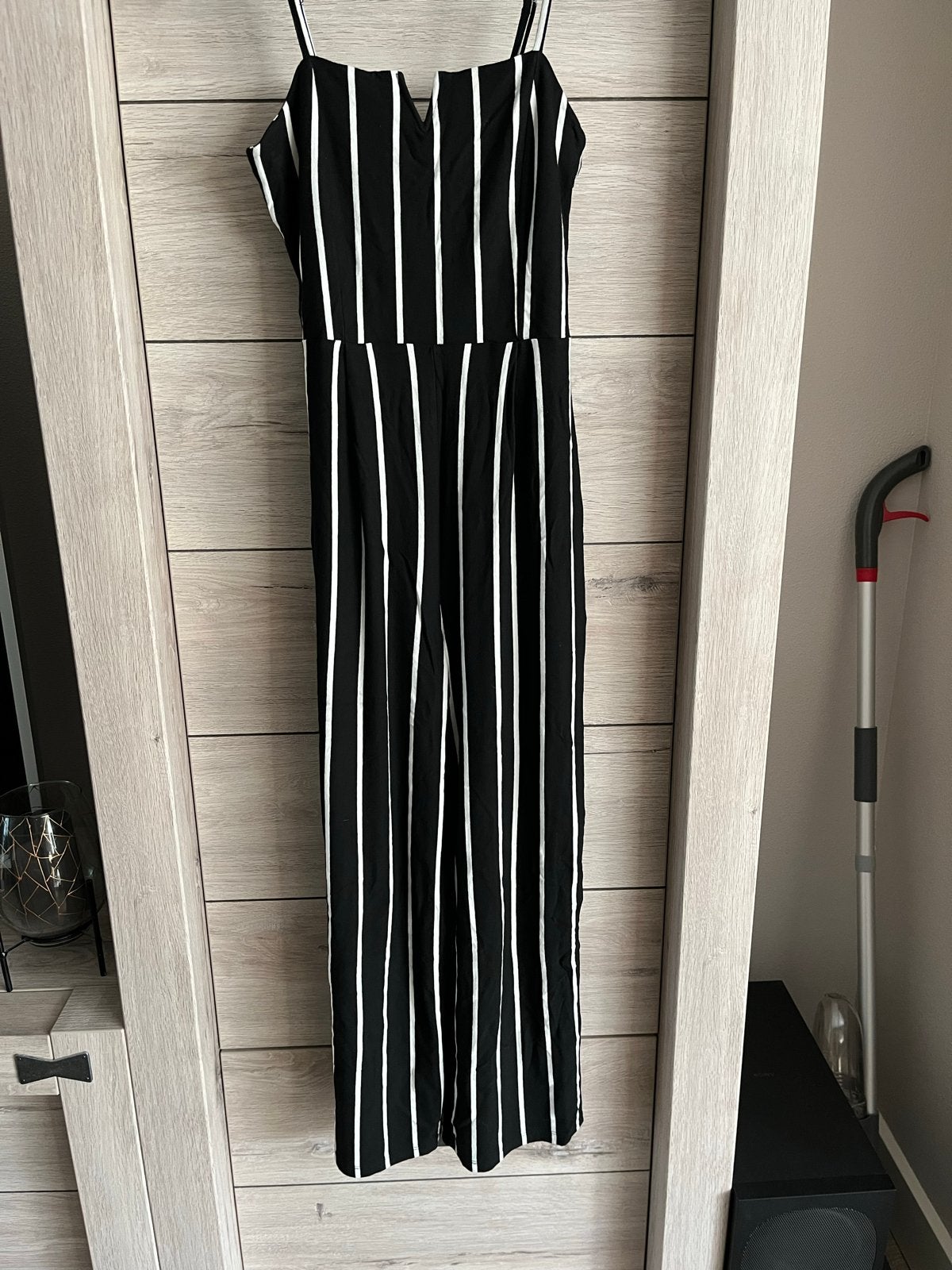 Bershka gestreepte jumpsuit XS, Kleding | Dames, Ophalen of Verzenden, Zo goed als nieuw, Maat 34 (XS) of kleiner, Zwart