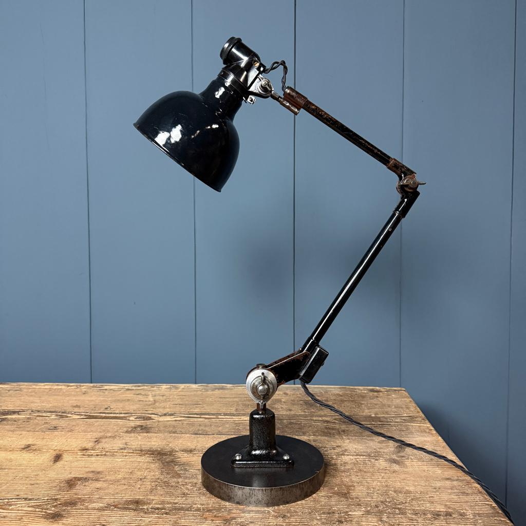 Oude zwarte Rademacher tafellamp met emaille kap bauhaus, Antiek en Kunst, Antiek | Lampen, Ophalen of Verzenden