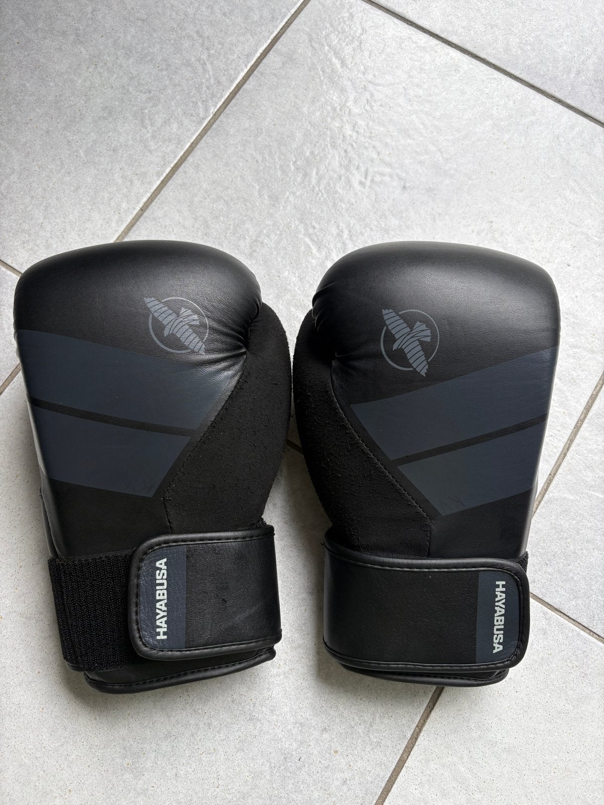 Mooie Hayabusa Bokshandschoenen - S4 M, Sport en Fitness, Overige, Vechtsportbescherming, Zo goed als nieuw, Maat M