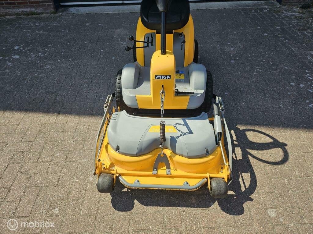 Zitmaaier  frontmaaier stiga villa classic  mulch, Ophalen, Zo goed als nieuw, Versnellingen
