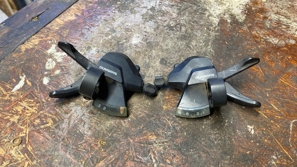 3x8 Shimano shifters, Fietsen en Brommers, Fietsonderdelen, Ophalen of Verzenden