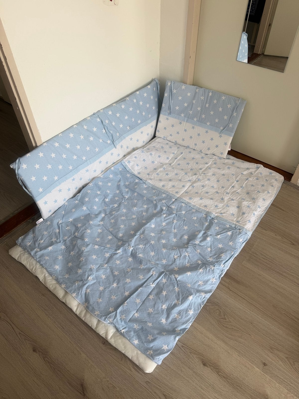 Babybeddengoedset met sterrenpatroon, Kinderen en Baby's, Kinderkamer | Beddengoed, Ophalen, Gebruikt, Overige merken, Ledikant