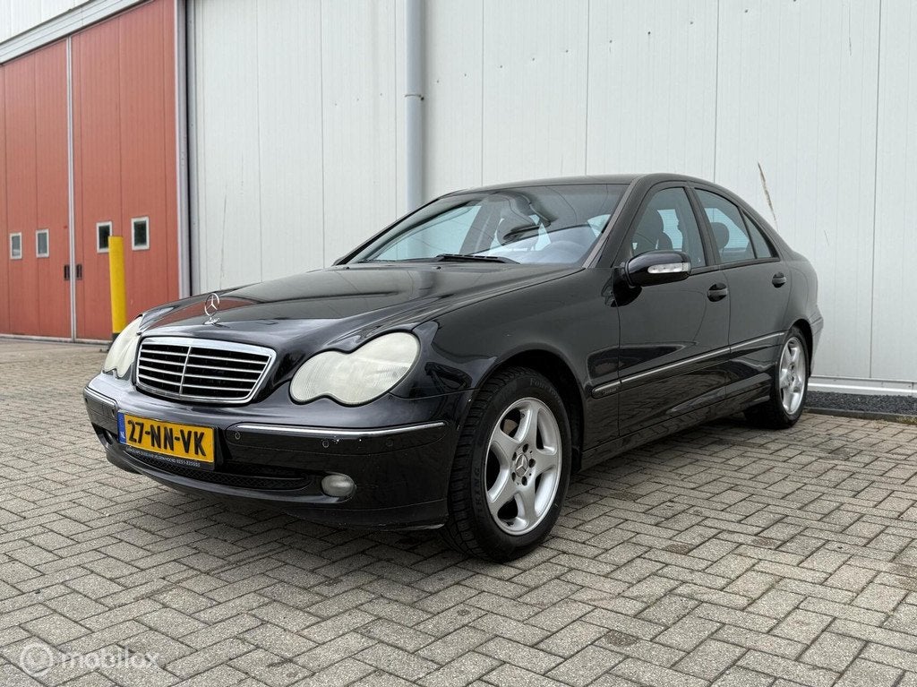 Mercedes C-klasse 180 K Avantgarde Airco Cruise BT LM velgen, Auto's, Gebruikt, 1796 cc, Zwart, Origineel Nederlands