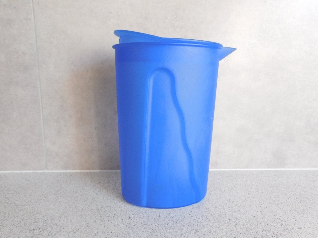 Tupperware Trendy Schenkkan 1 Ltr. Blauw, Ophalen of Verzenden, Zo goed als nieuw, Blauw, Beker of Kan