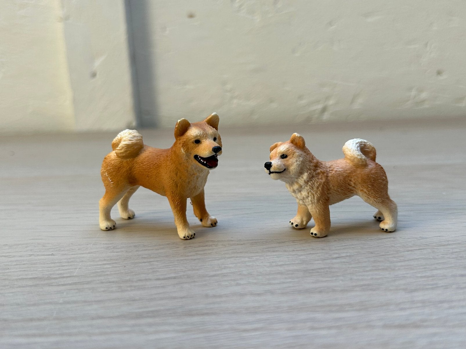 Schleich shiba inu, Verzamelen, Ophalen of Verzenden, Zo goed als nieuw, Paard, Beeldje of Figuurtje