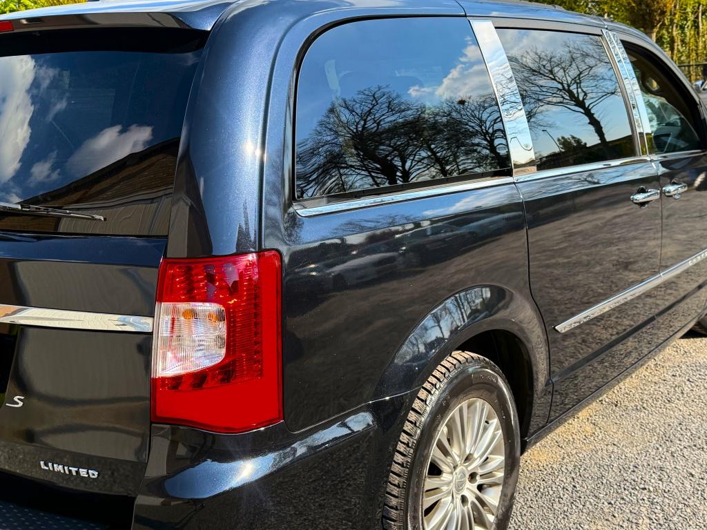 Chrysler Grand Voyager 3.6 V6 LIMITED OPEN-DAK YOUNGTIMER! 3, Grand Voyager, 7 stoelen, Zwart, Leder