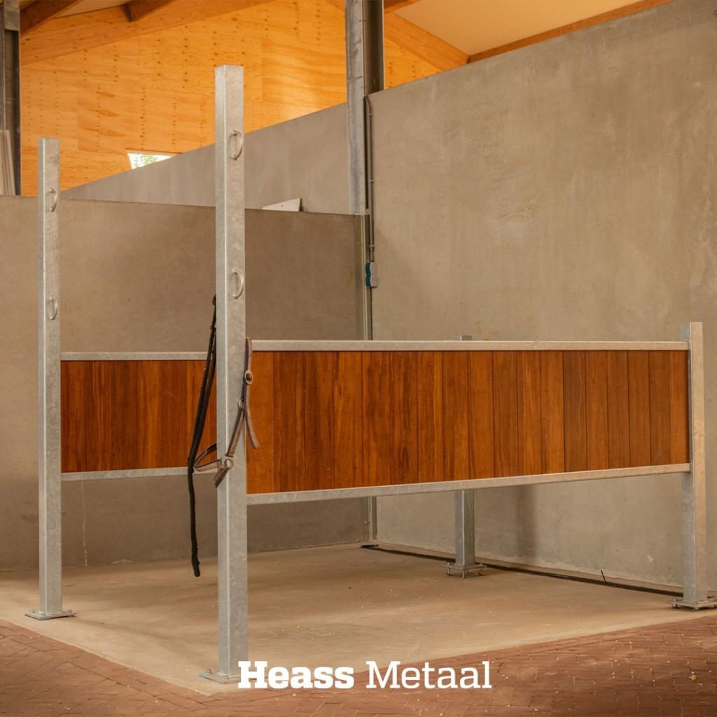 Poetsplaats paarden in Paardenstal, Weidegang, 4 paarden of pony's of meer