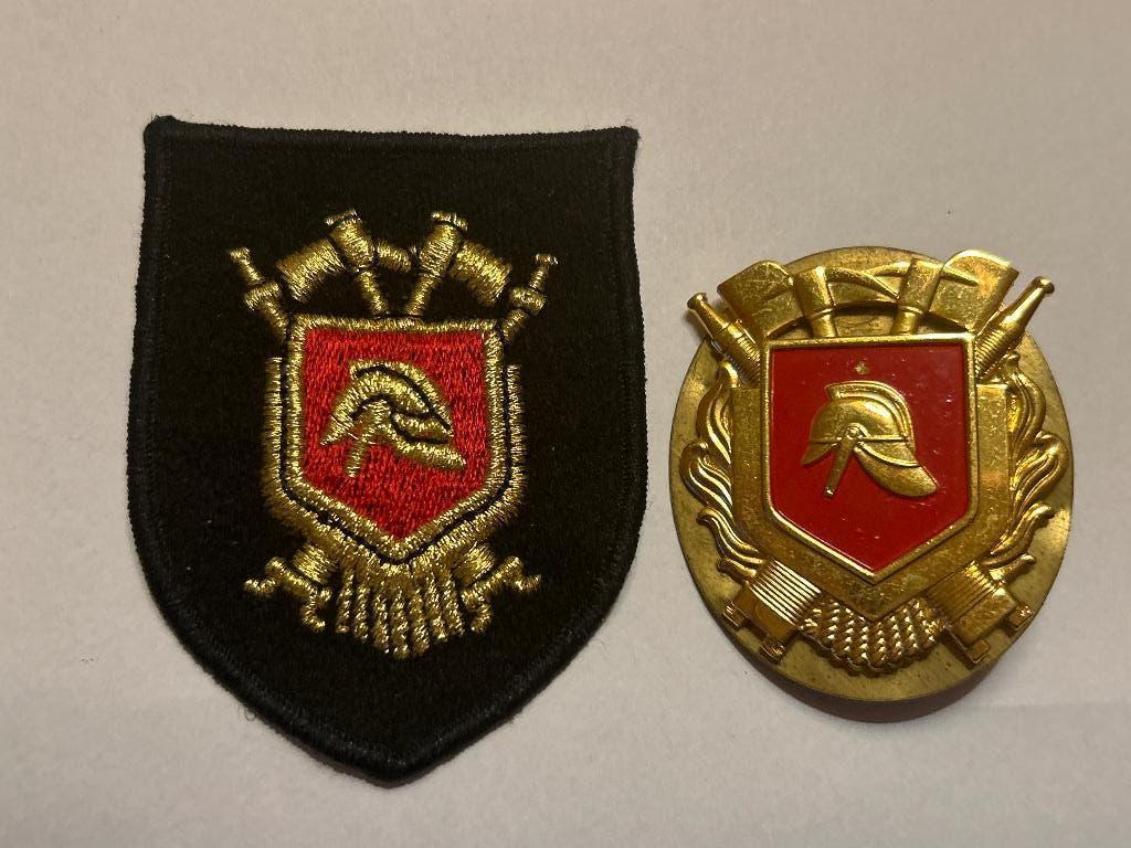 Origineel Nederlands Brandweer Baretembleem + Uniformpatch, Verzenden, Landmacht, Nederland, Embleem of Badge
