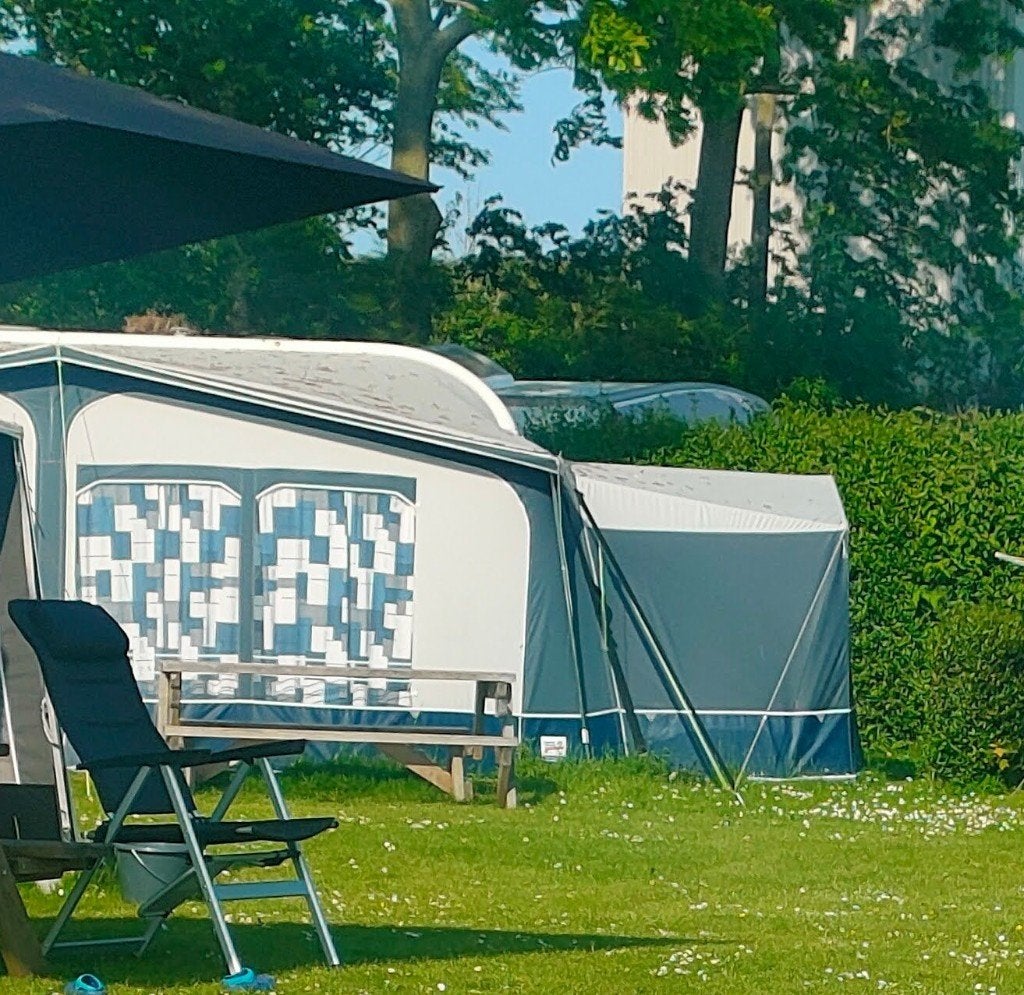 Dethleffs 2003 met voortent+ luifel+ aanbouw recht of links., Caravans en Kamperen, Caravans, Dwarsbed, Treinzit, 750 - 1000 kg