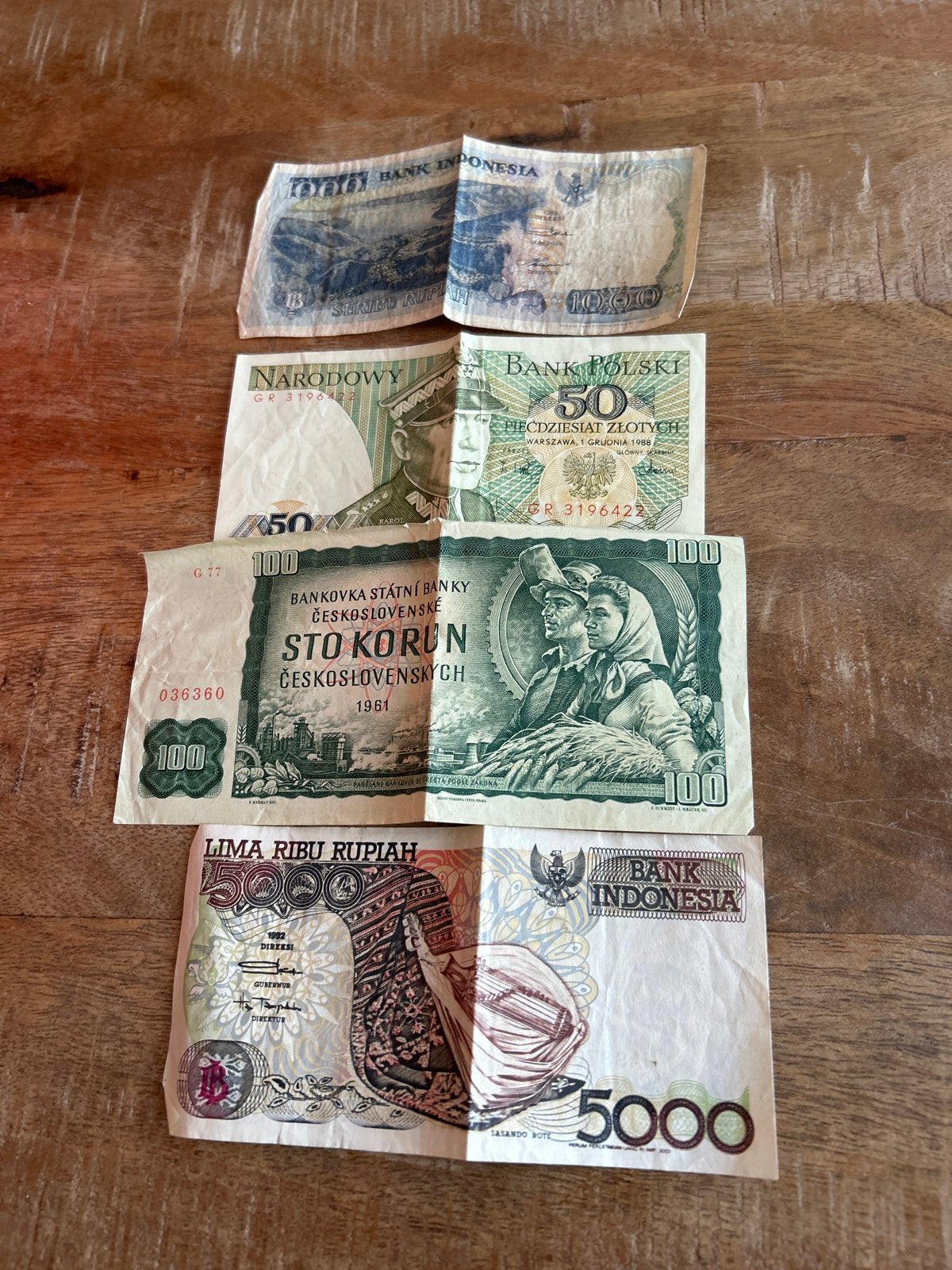 Oude bankbiljetten: Indonesië, Polen, Tsjecho-Slowakije, Ophalen of Verzenden, Zuidoost-Azië, Setje