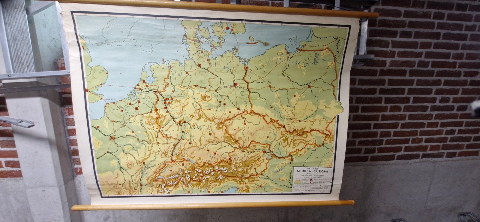 Mooie oude schoolkaart Midden Europa  (natuurkundig) R. Bos, Ophalen, Aardrijkskunde