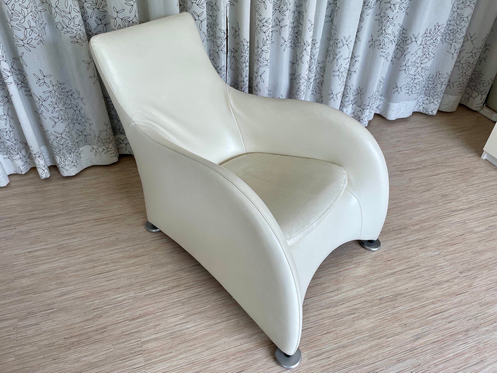 “Loge” - fauteuil - designklassieker, Huis en Inrichting, Fauteuils, Ophalen, 100 tot 125 cm, Leer, Zo goed als nieuw