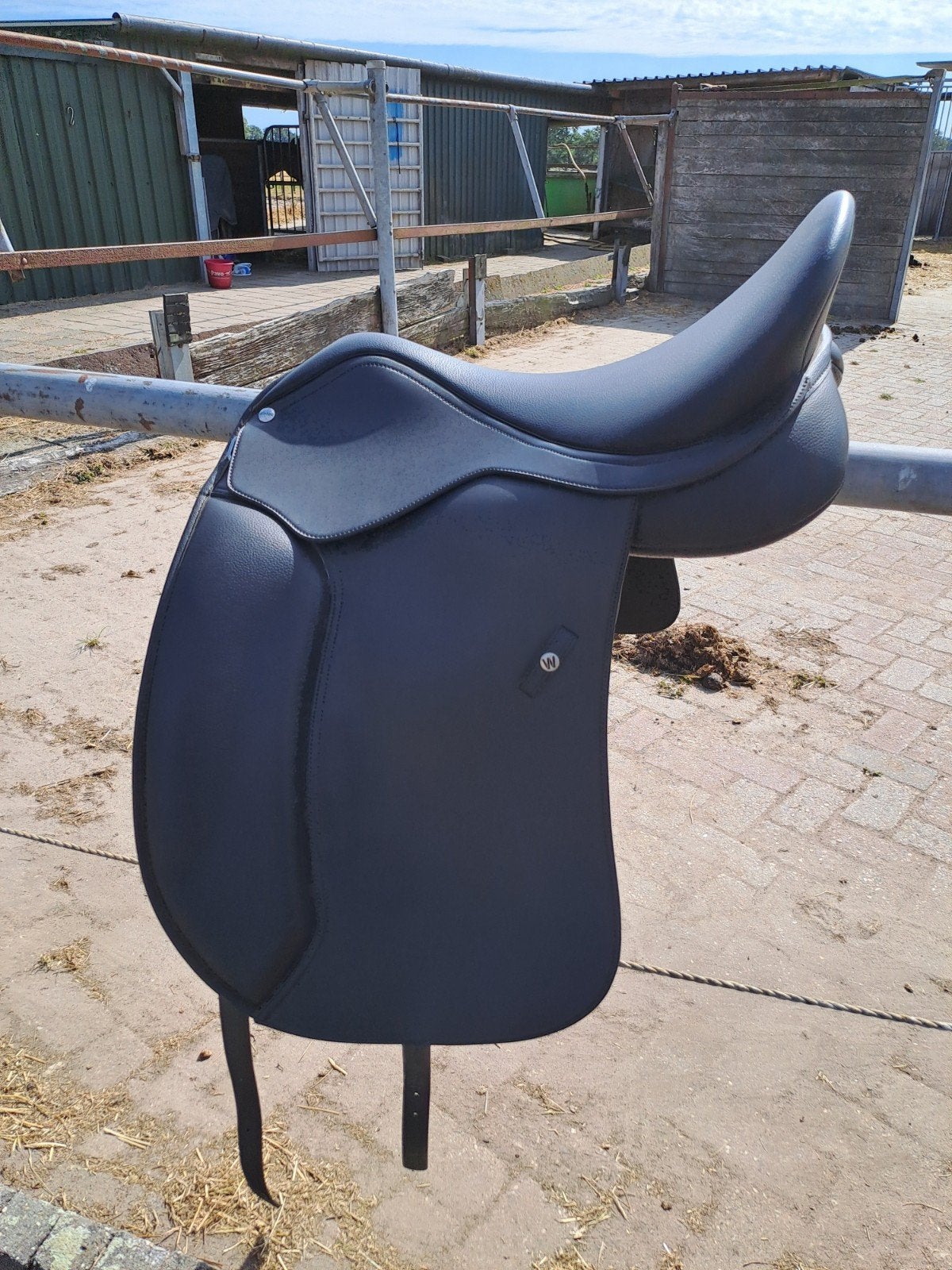 zo goed als nieuwe wintec wide 17,5", Dieren en Toebehoren, Ophalen, L (17.5 inch), Dressuur, Wijd