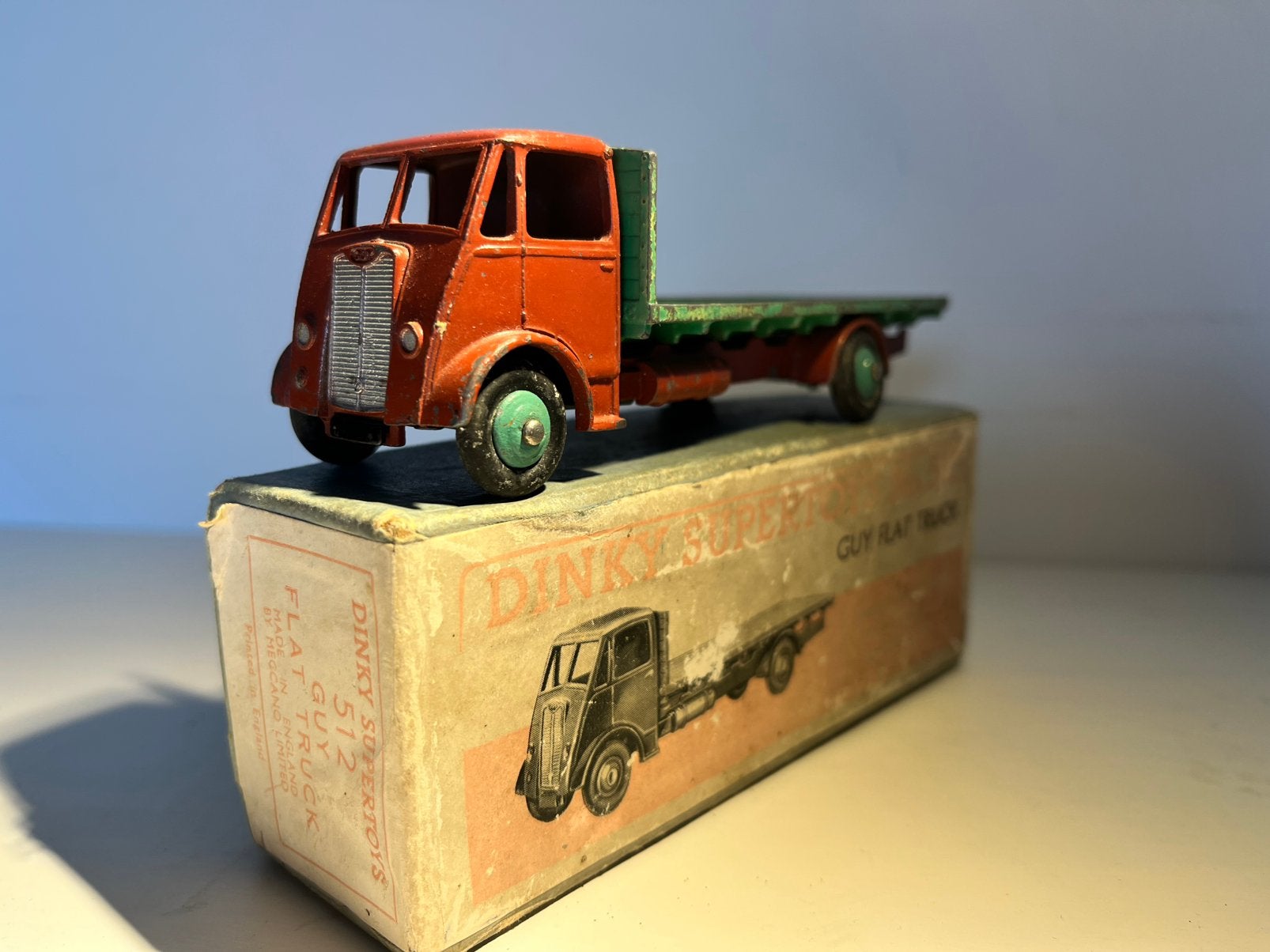 Dinky Toys 512 Guy Flat Truck met OVP, Ophalen of Verzenden, Gebruikt, Bus of Vrachtwagen, Dinky Toys