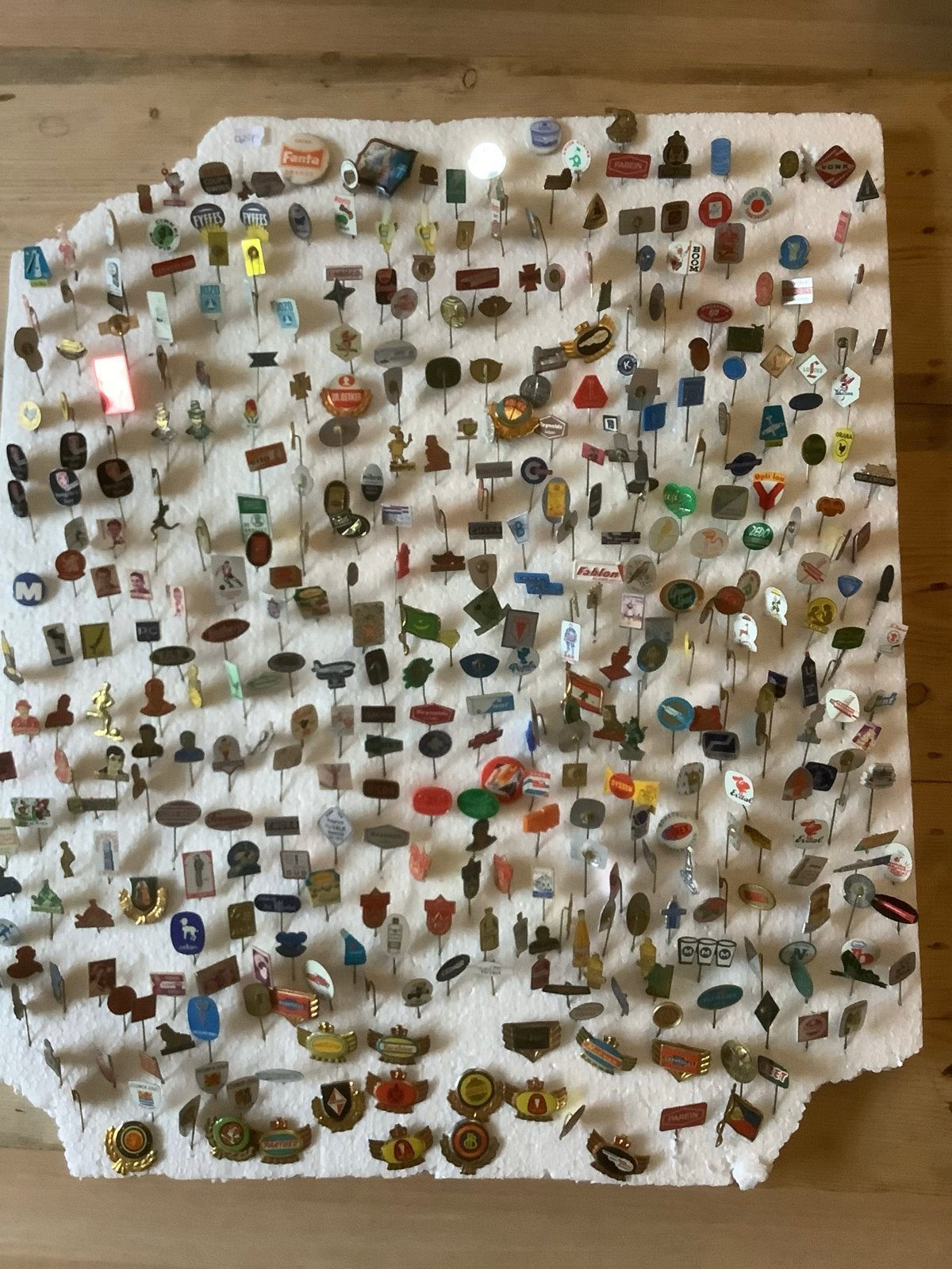 Grote verzameling vintage speldjes en pins, Verzamelen, Ophalen, Gebruikt, Overige onderwerpen, Speldje of Pin