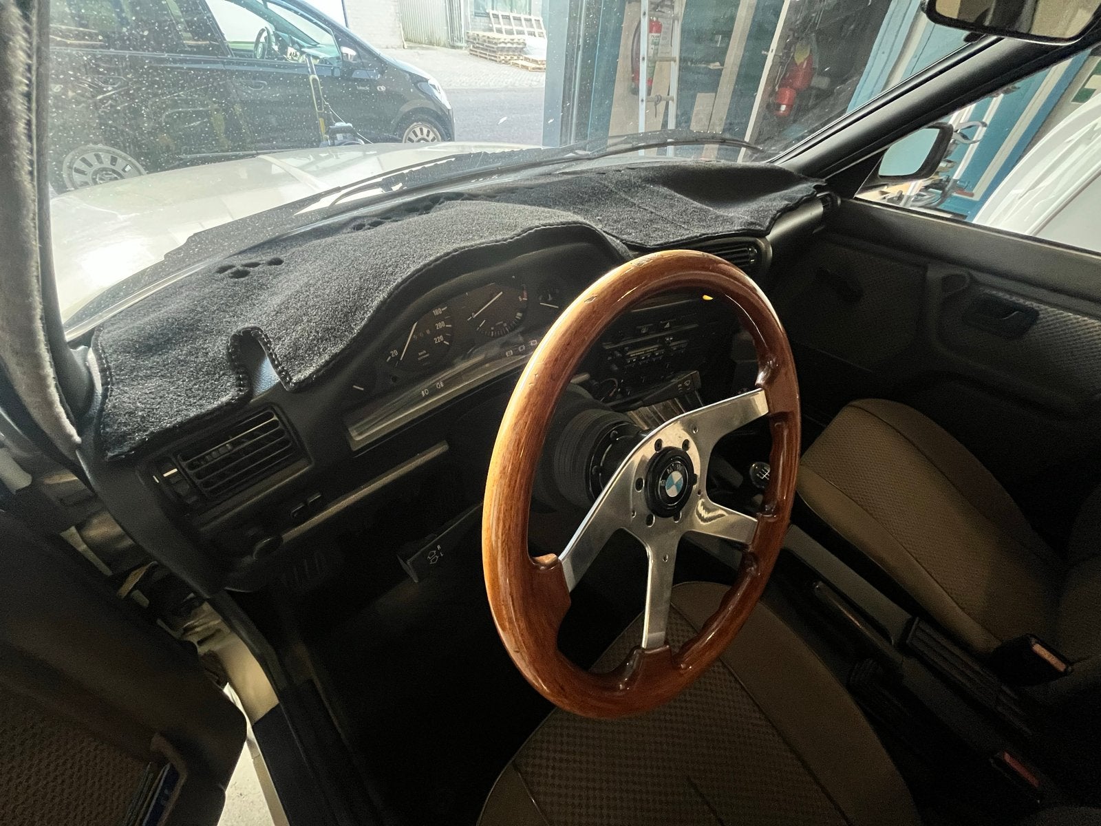 BMW E30 Dashboard Mat “NIEUW”, Auto-onderdelen, Interieur en Bekleding, BMW, Nieuw, Ophalen of Verzenden