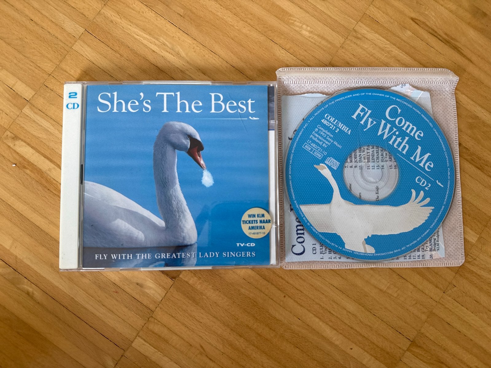Unieke KLM Zwanen CD-set: She's The Best +  Come Fly With Me, Ophalen, Pop, Zo goed als nieuw, Verzamelalbum