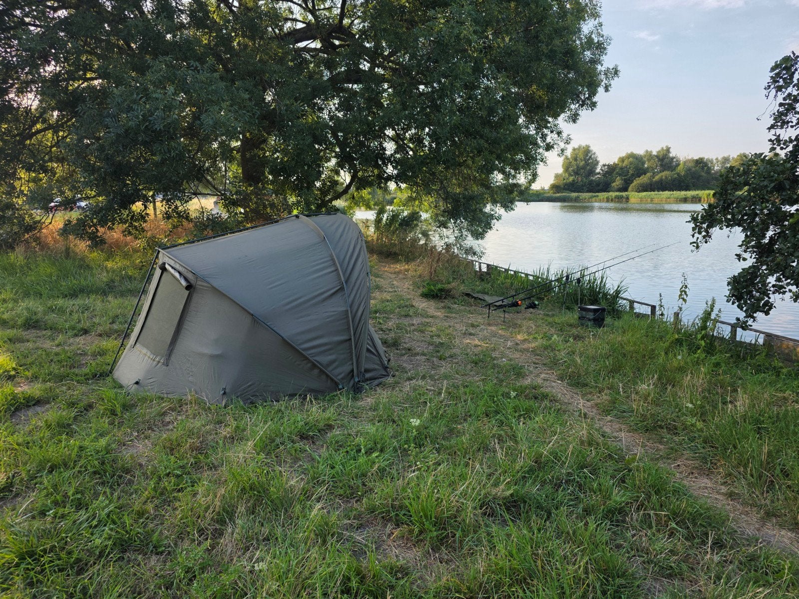 Ruime Karpertent/Bivvy voor Vissers, Caravans en Kamperen, Ophalen, Gebruikt, Tot en met 2