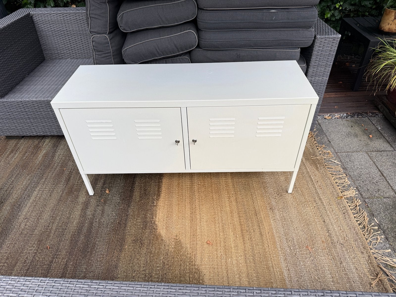 Mooie metalen Ikea PS kast, Huis en Inrichting, Kasten | Televisiemeubels, Ophalen, 100 tot 150 cm, Zo goed als nieuw, Minder dan 100 cm