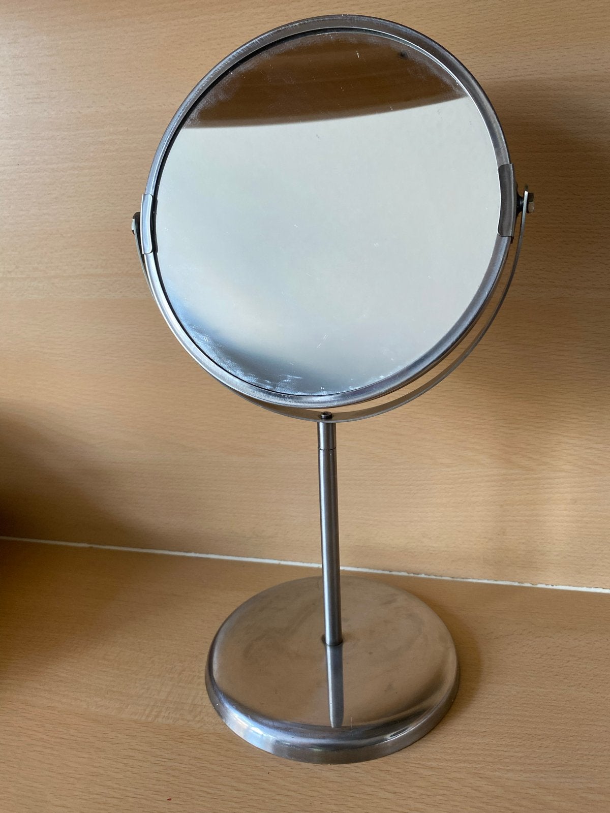 Ronde make-up spiegel met standaard, Huis en Inrichting, Woonaccessoires | Spiegels, Minder dan 50 cm, Gebruikt, Rond, Ophalen of Verzenden