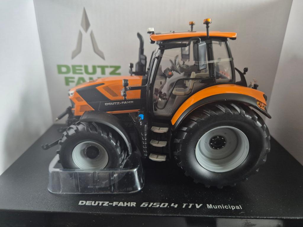 Deutz-Fahr G150.4 TTV Municipal schaalmodel WEISE TOYS, Hobby en Vrije tijd, Ophalen of Verzenden, Zo goed als nieuw, Overige typen