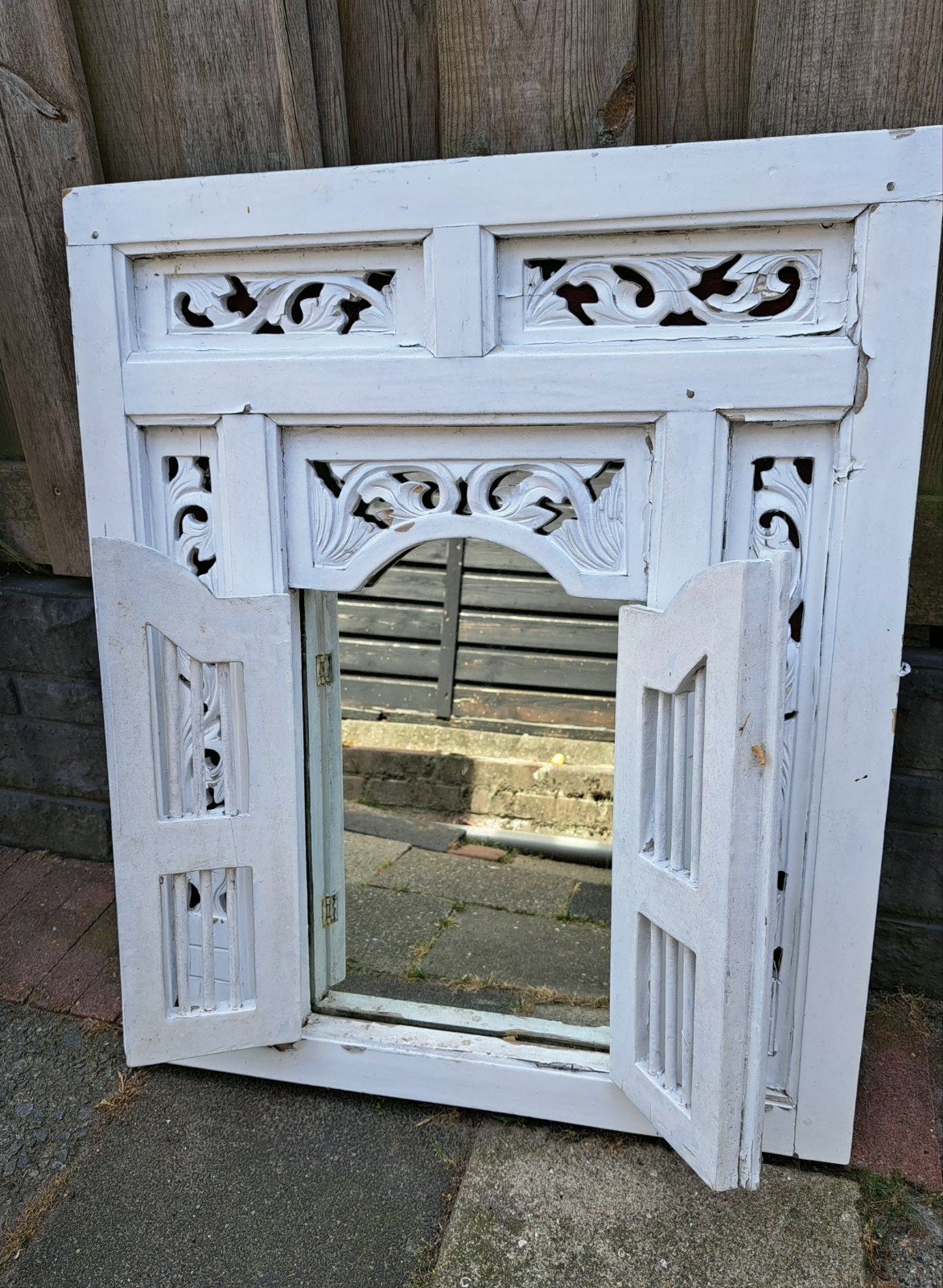 Oude houten spiegel met luiken - Vintage decoratie, Antiek en Kunst, Antiek | Spiegels, Ophalen, Rechthoekig