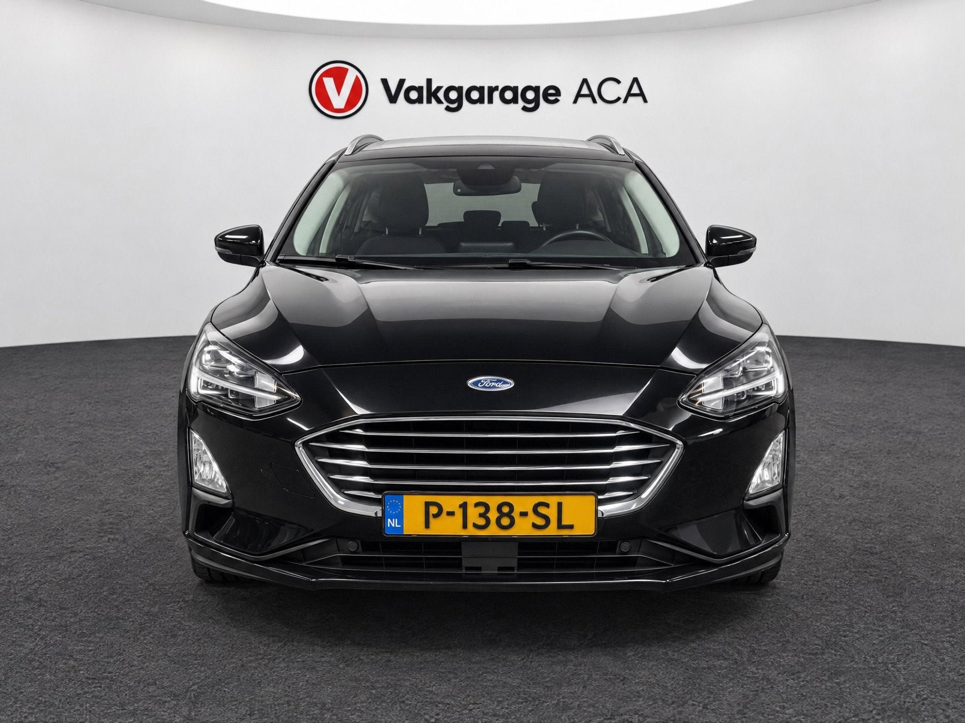 Foto 2 van Ford Focus Wagon 1.0 EcoBoost Titanium Business // NAVI // C