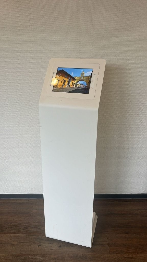 Professionele tabletstandaard / tabletzuil, Computers en Software, Overige Computers en Software, Zo goed als nieuw, Ophalen