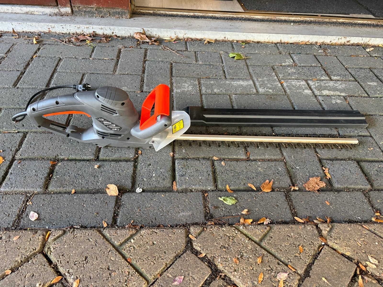 Ferm HTM1003 Heggenschaar - Elektrisch, 550W, Tuin en Terras, Ophalen, Zo goed als nieuw, Elektrisch