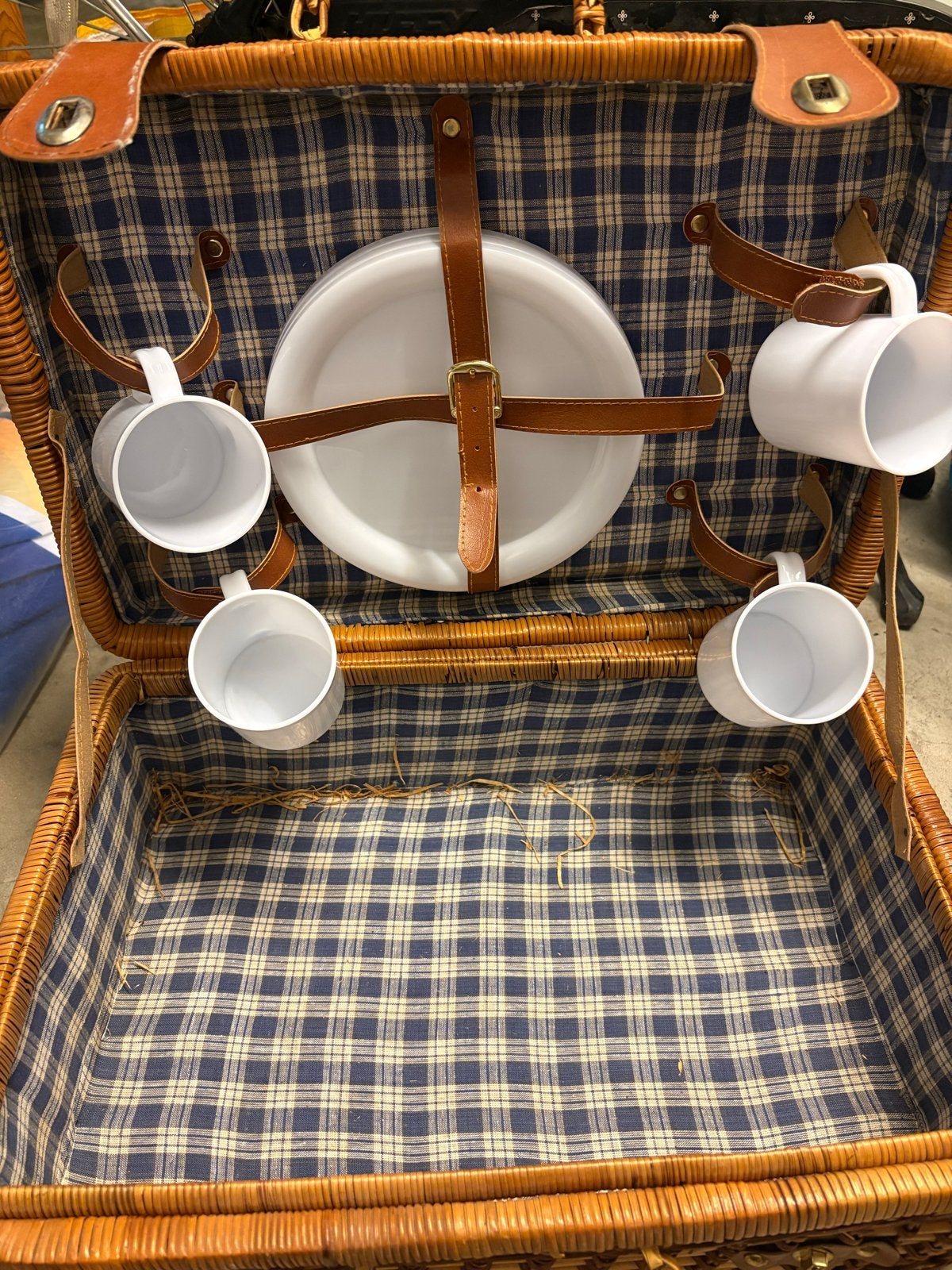 Vintage picknickmand met servies, Ophalen, Zo goed als nieuw, Zonder inhoud