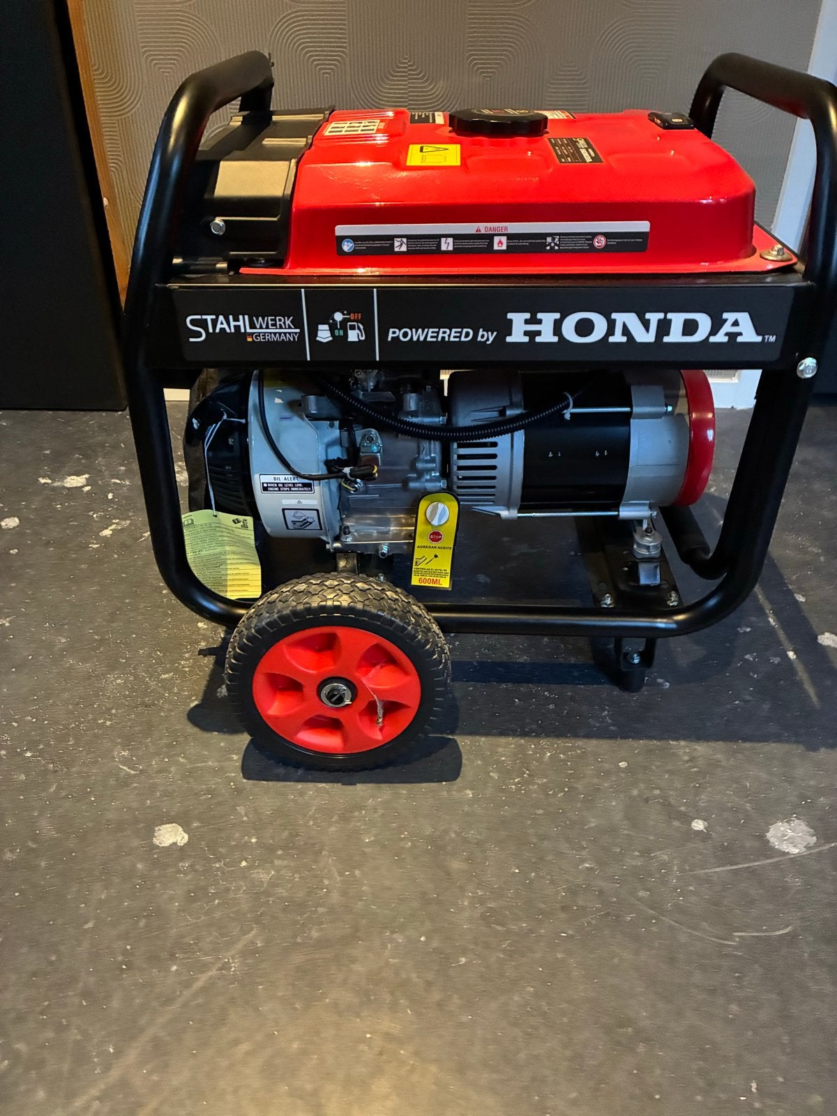 Stahlwerk Germany Aggregaat Powered by Honda GP200, Doe-het-zelf en Verbouw, Ophalen, Zo goed als nieuw, Minder dan 5 kVA, Benzine