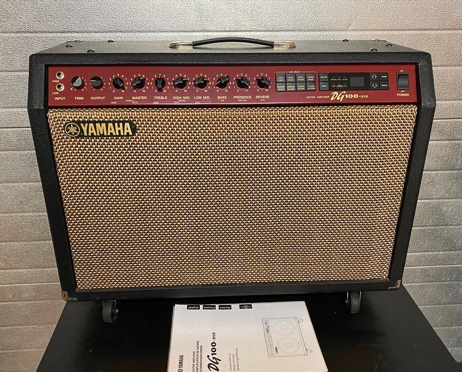 Yamaha DG-100 Gitaarcombo (8 amp models) i.z.g.st. & hoes, Ophalen, Zo goed als nieuw, Gitaar, 100 watt of meer