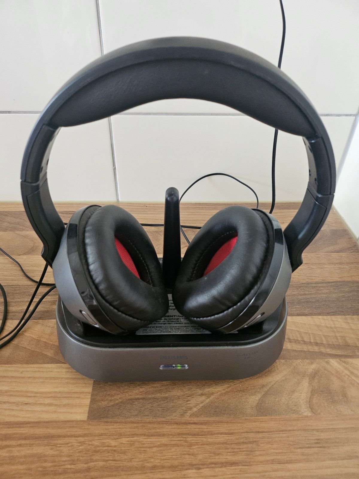 Philips SHC8555/10 Draadloze Koptelefoon met Oplaadstation, Philips, Gebruikt, Ophalen of Verzenden, Over-ear